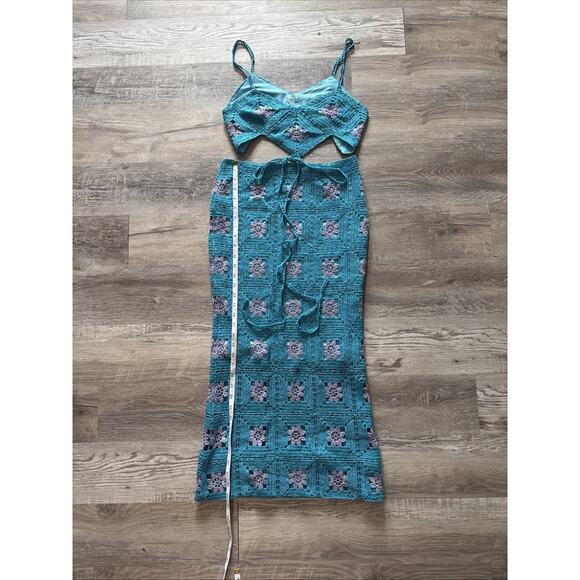 Lisa maree Other - Lisa maree Crop top And Midi Skirt in Turquoise